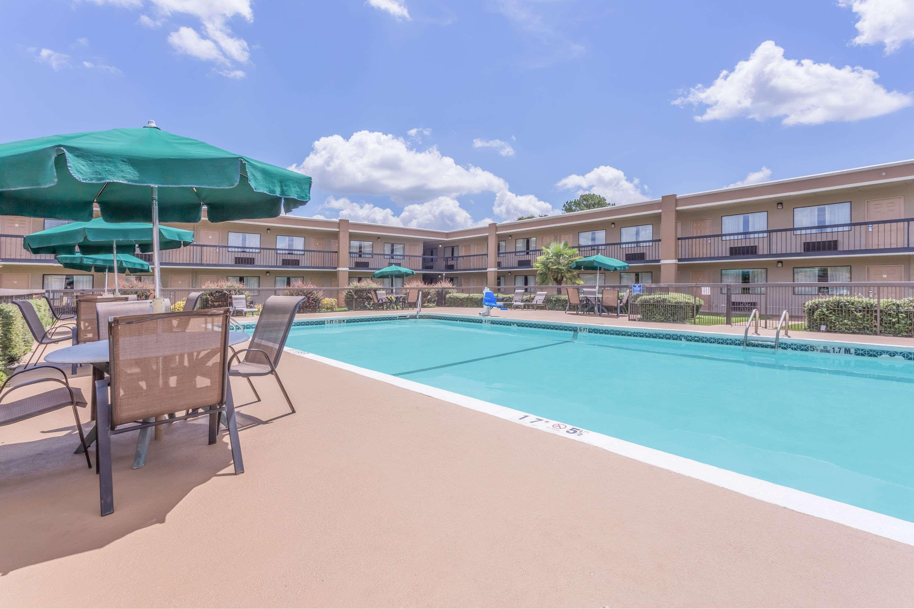 Hotel Ramada By Wyndham Macon Exteriér fotografie