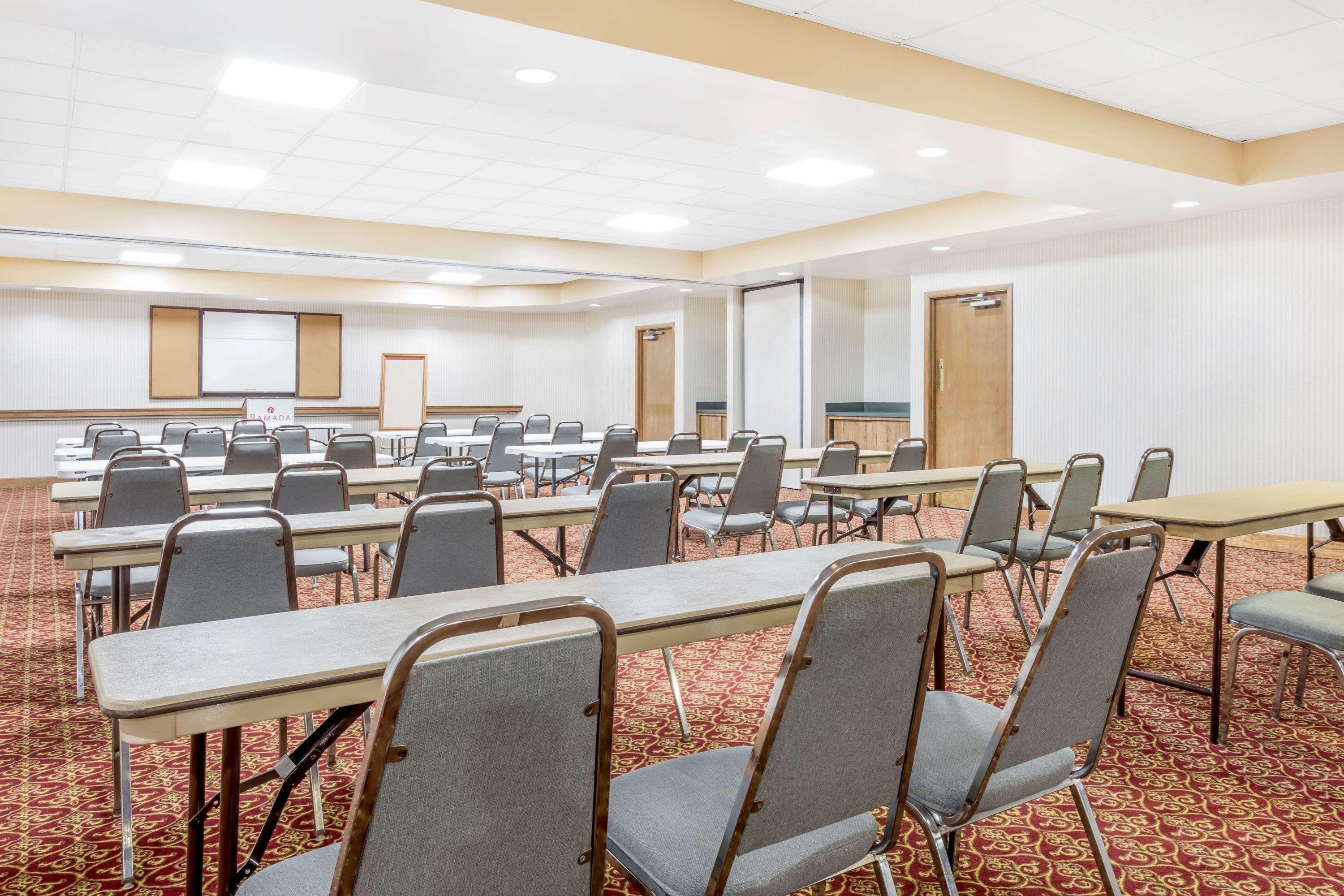 Hotel Ramada By Wyndham Macon Exteriér fotografie